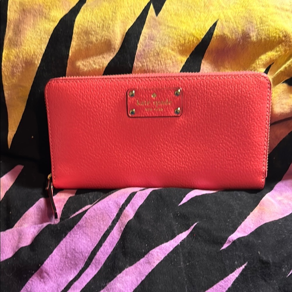 NWT Kate Spade Coral Wallet - Picture 2 of 10